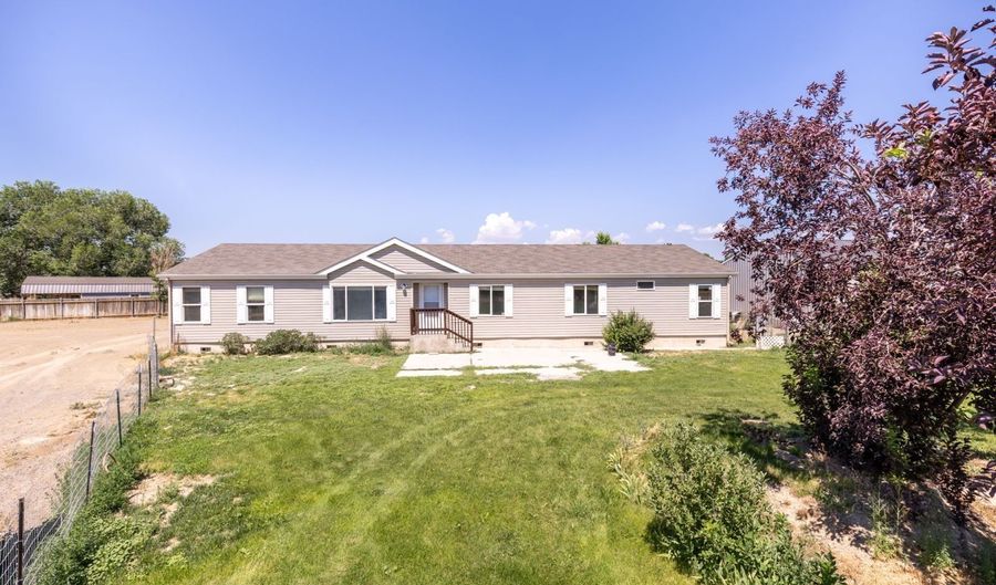 6957 Horsehaven Dr, Elko, NV 89801 - 4 Beds, 2 Bath