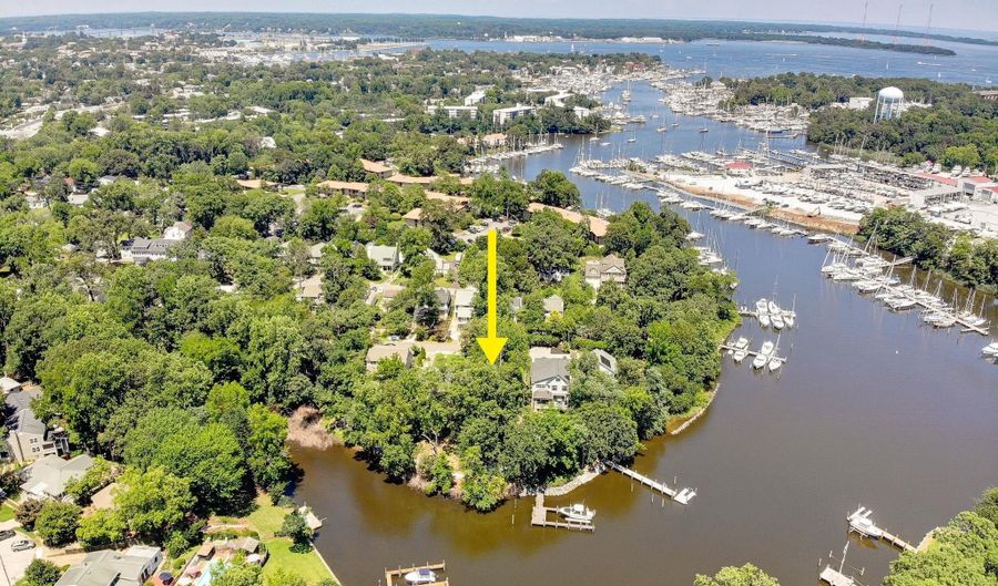 703 A GLENDON Ave, Annapolis, MD 21403 - 4 Beds, 5 Bath