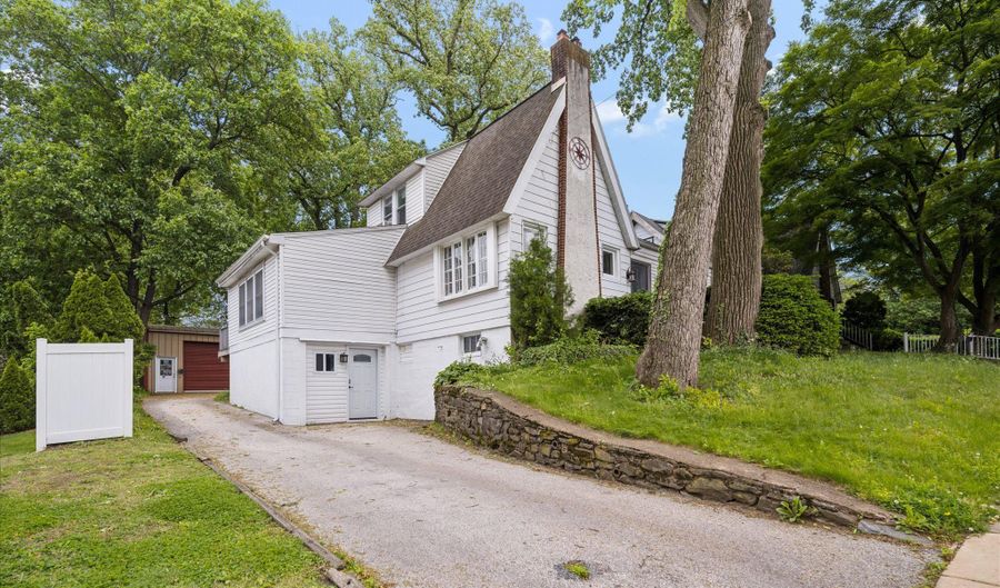 303 W MARYLAND Ave, Aldan, PA 19018 - 4 Beds, 3 Bath