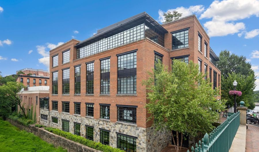 1055 WISCONSIN Ave NW 4E, Washington, DC 20007 - 4 Beds, 5 Bath