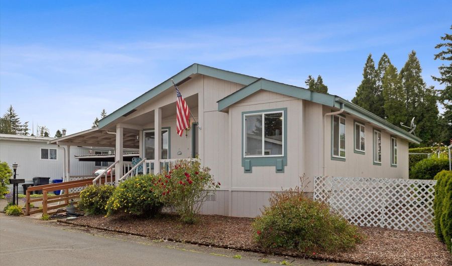 15130 S MAPLELANE Rd 33, Oregon City, OR 97045 - 3 Beds, 2 Bath