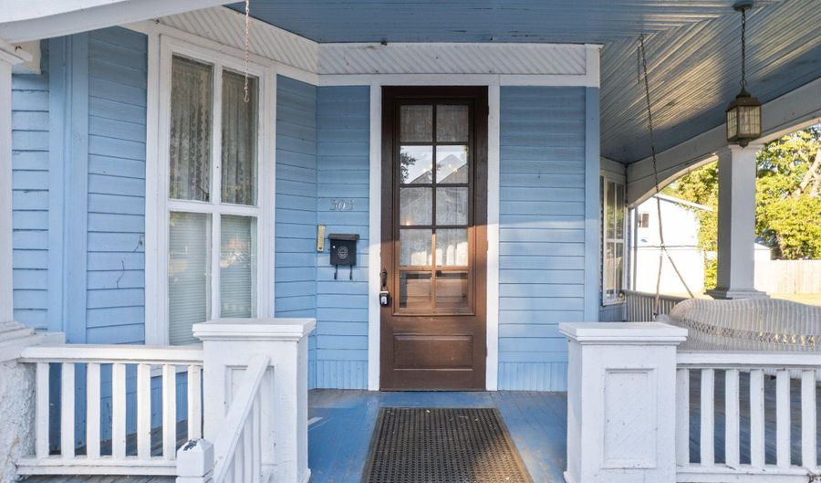 305 Bracken St, Augusta, KY 41002 - 5 Beds, 1 Bath