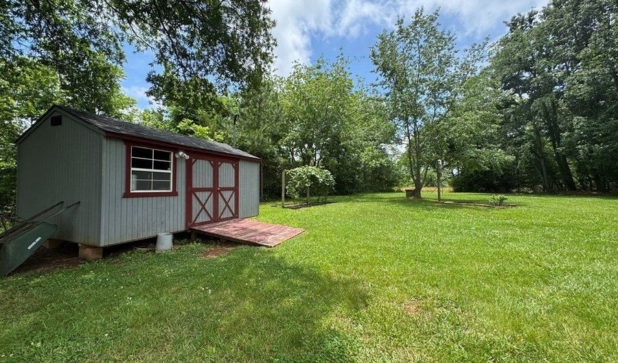 166 Dutch Ln, Appomattox, VA 24522 - 3 Beds, 3 Bath
