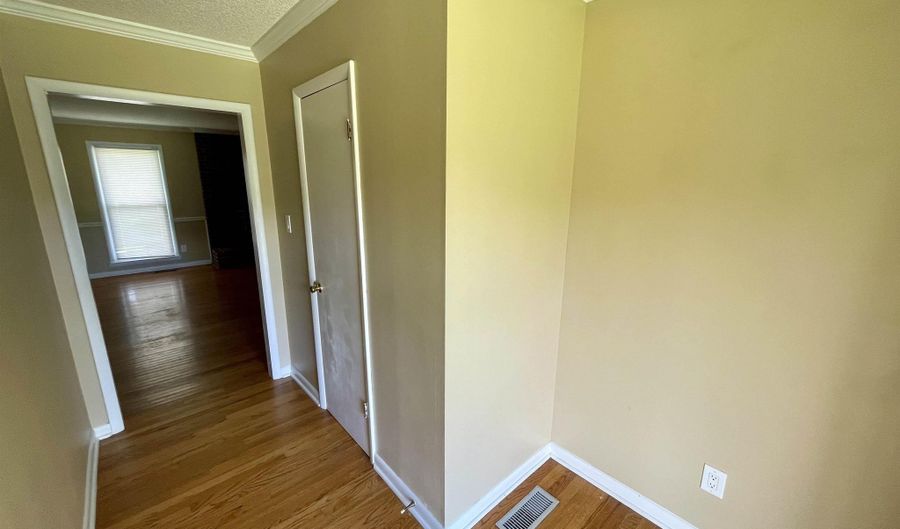 17556 Fairway Dr, Athens, AL 35613 - 3 Beds, 2 Bath