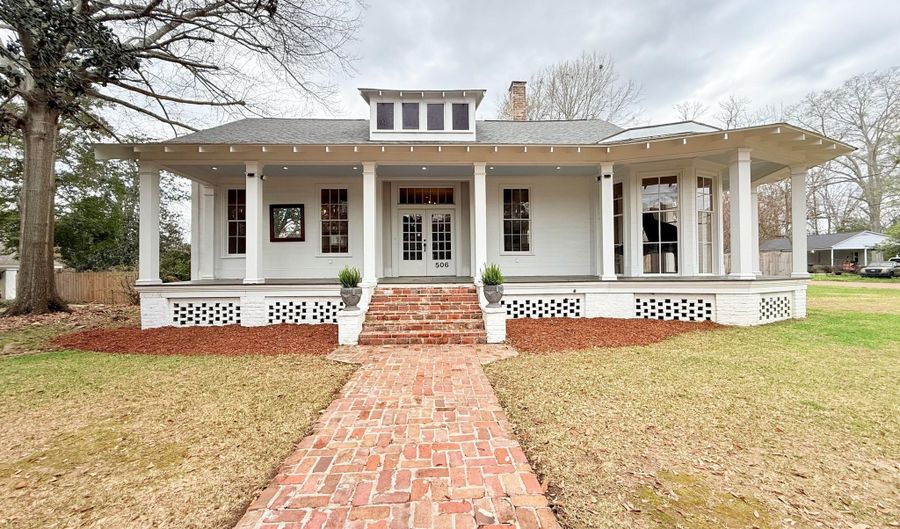 506 S Church St, Brookhaven, MS 39601 - 3 Beds, 4 Bath