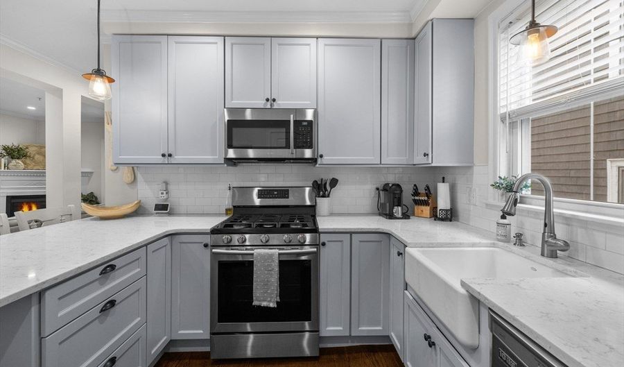 465 Ashmont St A, Boston, MA 02122 - 3 Beds, 2 Bath
