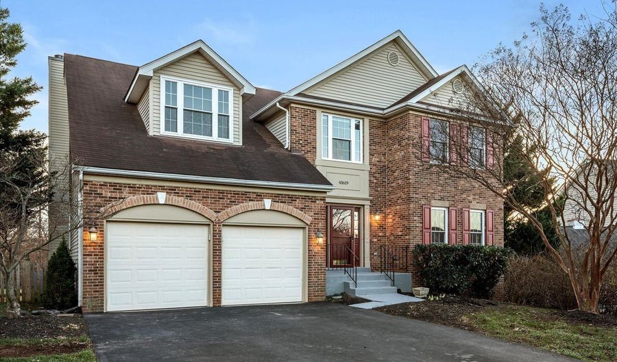 43619 PREDDY Ct, Ashburn, VA 20147 - 4 Beds, 4 Bath