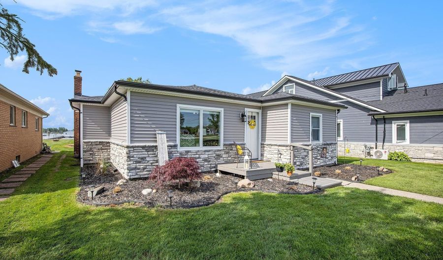 5227 Pointe Tremble, Algonac, MI 48001 - 3 Beds, 2 Bath