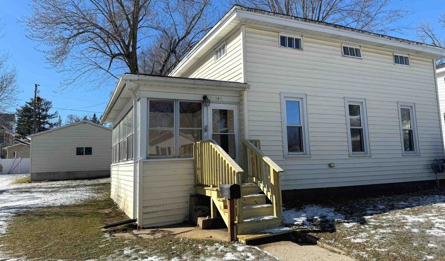 145 S STATE St, Berlin, WI 54923 - 4 Beds, 1 Bath