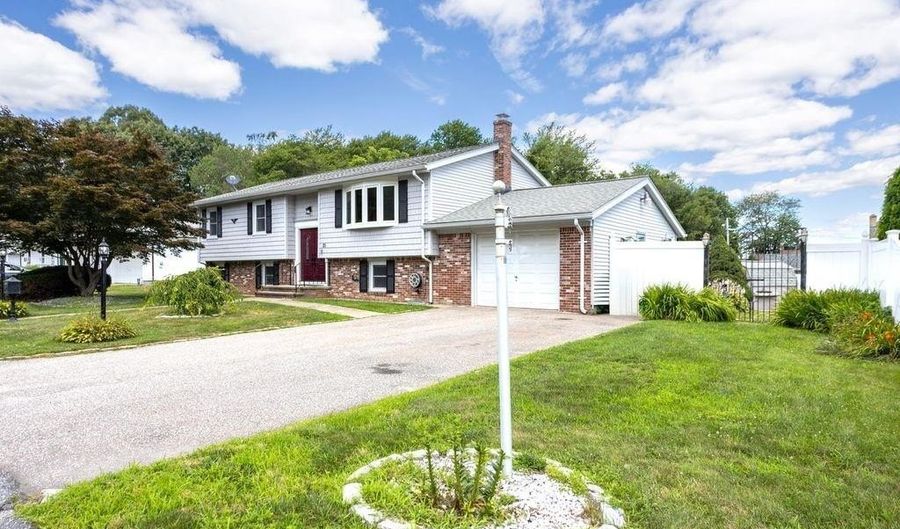21 Beacon St, Johnston, RI 02919 - 3 Beds, 2 Bath