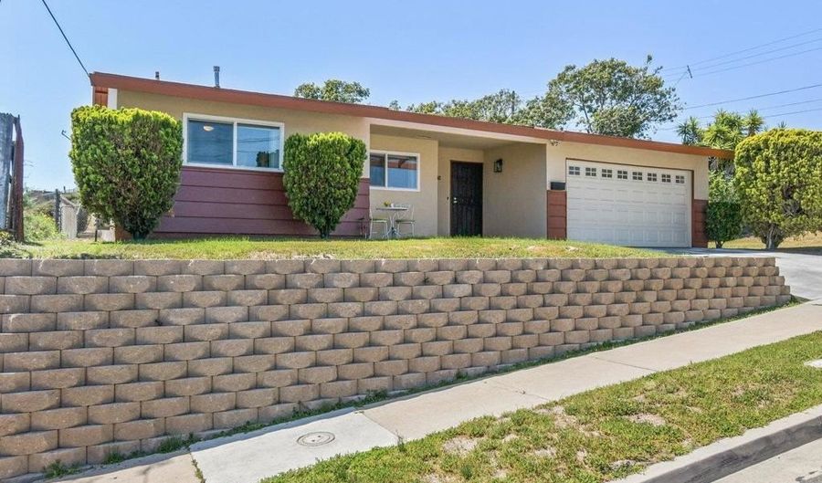 2802 Beatrice St, San Diego, CA 92139 - 3 Beds, 2 Bath