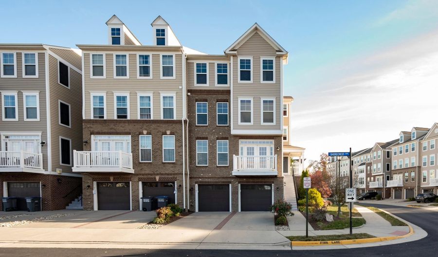 42183 SHORECREST Ter, Aldie, VA 20105 - 3 Beds, 3 Bath