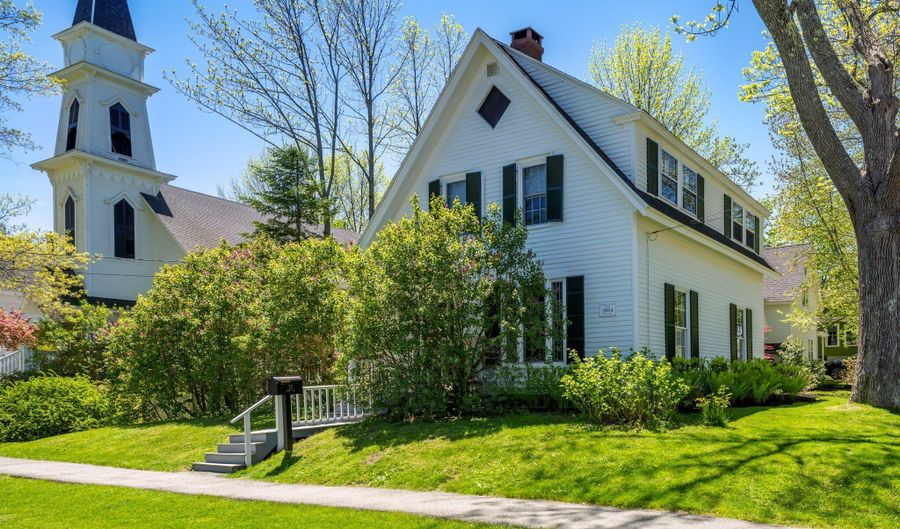 75 Court St, Belfast, ME 04915 - 3 Beds, 3 Bath