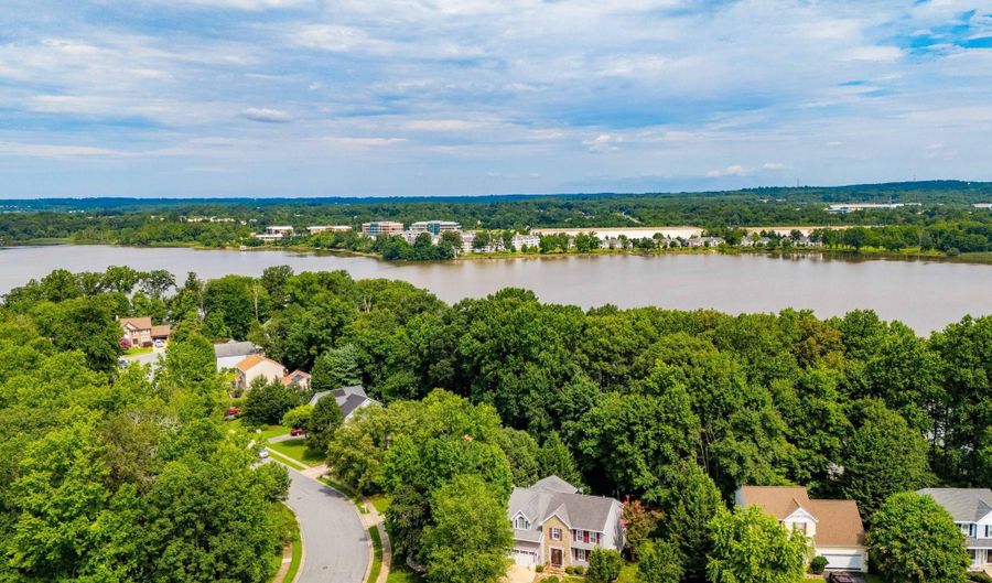 14 POPLAR GROVE Ave, Aberdeen, MD 21001 - 4 Beds, 3 Bath