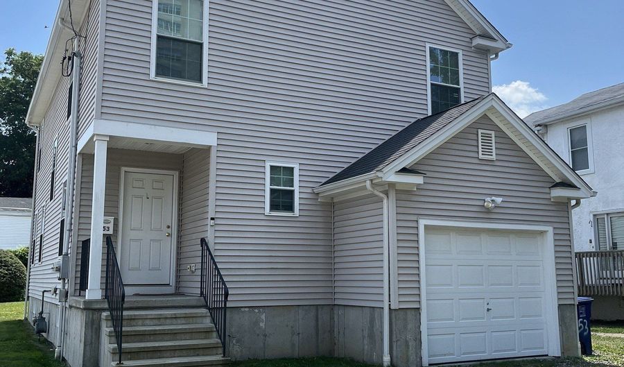 53 Suburban Ave, Bridgeport, CT 06604 - 5 Beds, 3 Bath