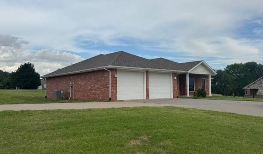 30334 Country Club Pl, Alva, OK 73717 - 3 Beds, 2 Bath