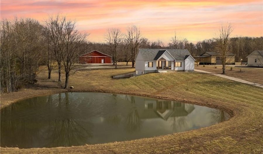 4604 N Bogardus Rd, Austin, IN 47102 - 5 Beds, 3 Bath