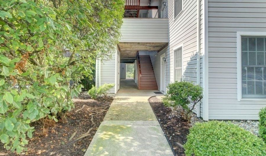 173 Stonyridge Dr, Bayonne, NJ 07035 - 3 Beds, 2 Bath