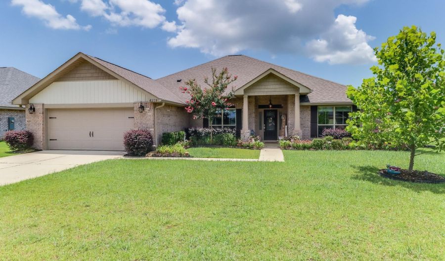 6225 Emerald Lake Dr, Biloxi, MS 39532 - 4 Beds, 3 Bath