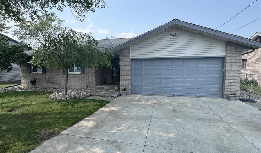 7240 Cardinal, Algonac, MI 48001 - 3 Beds, 2 Bath