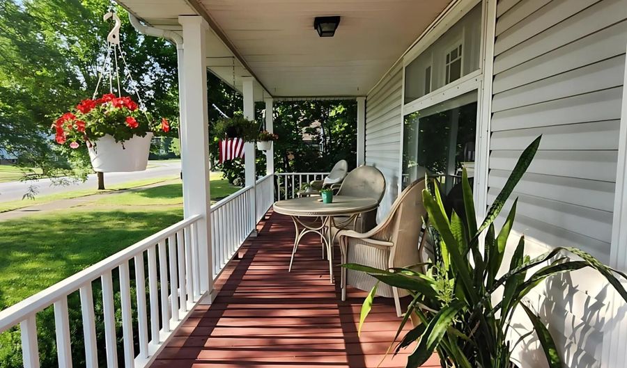 538 N Main St, Ada, OH 45810 - 4 Beds, 2 Bath