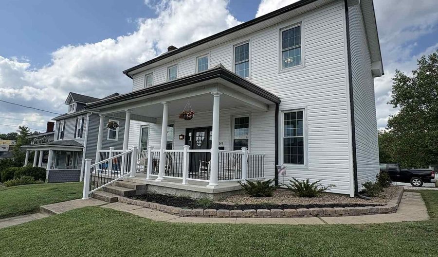 849 Main St, Barboursville, WV 25504 - 4 Beds, 3 Bath