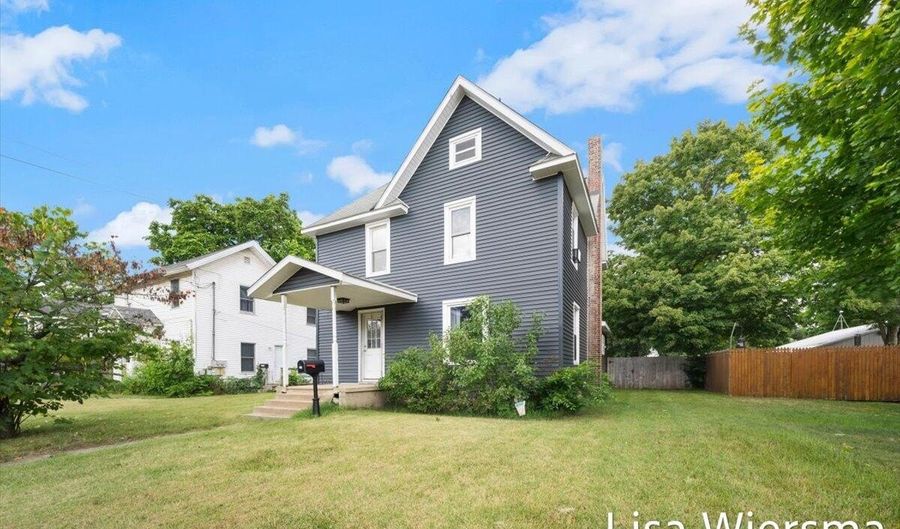 214 Western Ave, Allegan, MI 49010 - 5 Beds, 3 Bath