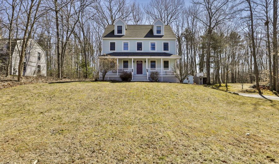 24 Donica Rd, York, ME 03909 - 3 Beds, 3 Bath