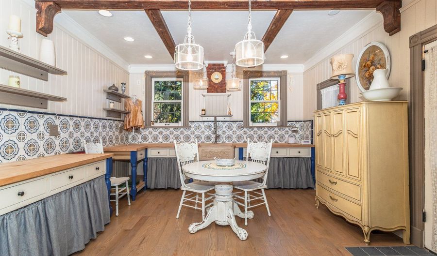 2149 7, Aurora, OR 97002 - 2 Beds, 1 Bath