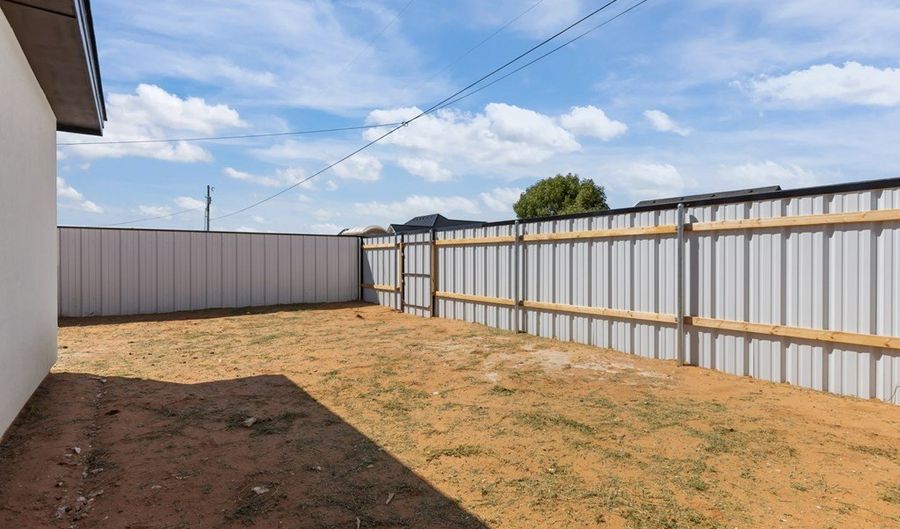 500 SW 4th St, Andrews, TX 79714 - 3 Beds, 2 Bath
