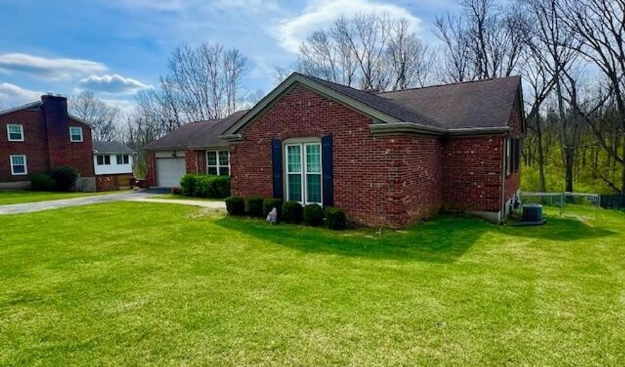 20 Edgewood Dr, Winchester, KY 40391 - 3 Beds, 3 Bath