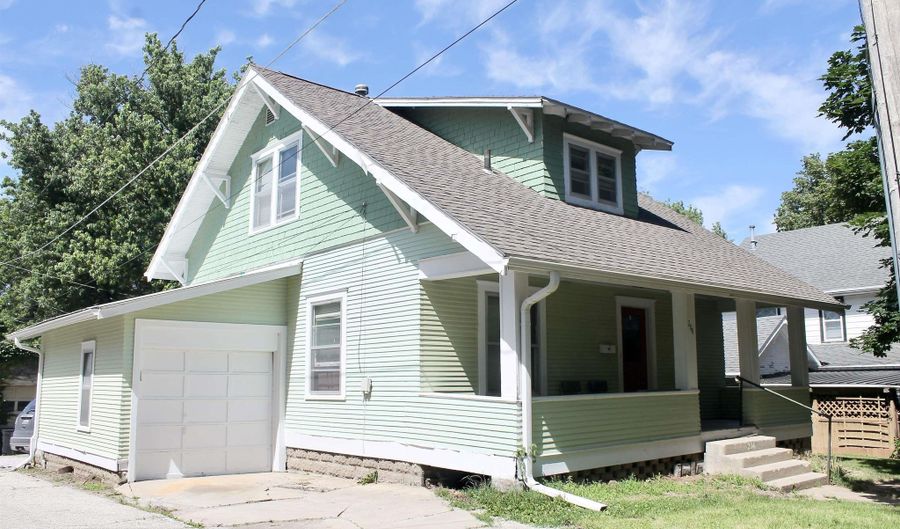 204 W 11th St, Atlantic, IA 50022 - 3 Beds, 2 Bath