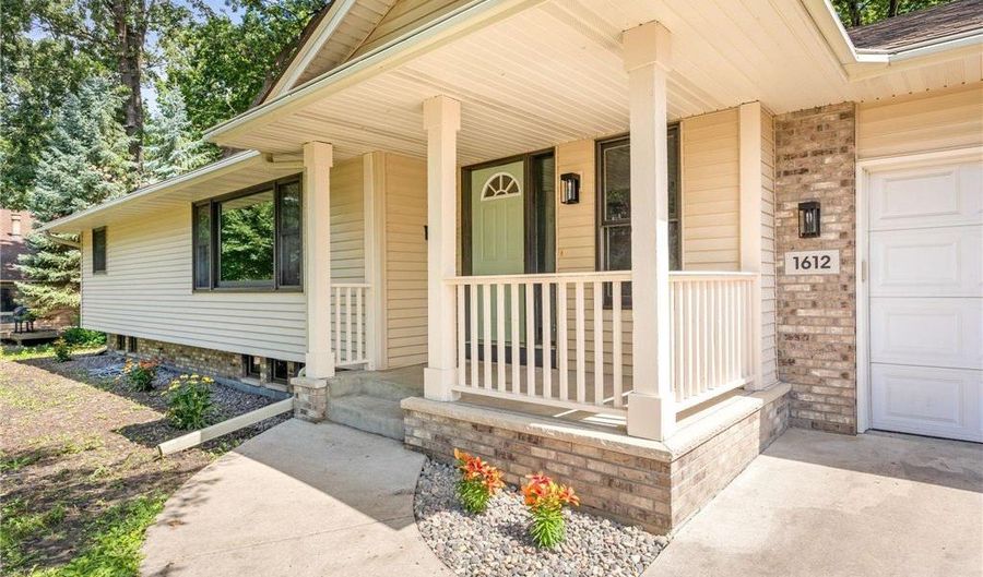 1612 2nd Ave, Anoka, MN 55303 - 3 Beds, 2 Bath
