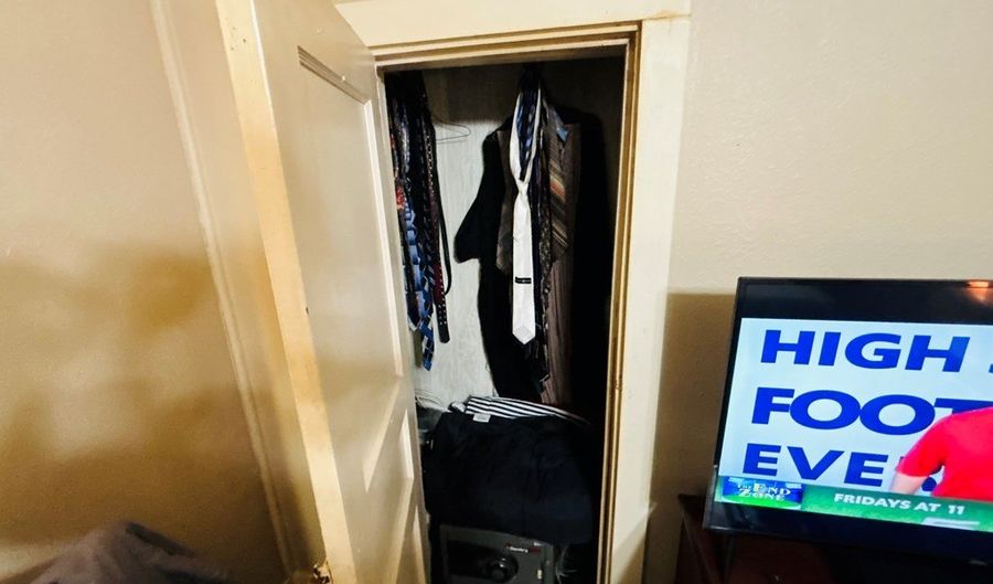 115 W PARK Ave, Abbeville, GA 31001 - 2 Beds, 1 Bath