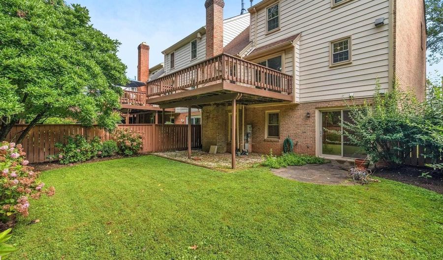 10127 CRESTBERRY Pl, Bethesda, MD 20817 - 4 Beds, 4 Bath