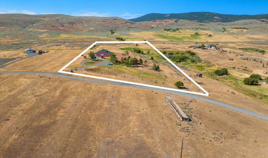 50251 BENNETT Ln, Baker City, OR 97814 - 4 Beds, 3 Bath