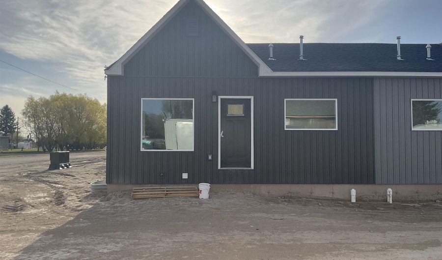 401 S Declaration Dr, Aberdeen, ID 83210 - 4 Beds, 3 Bath