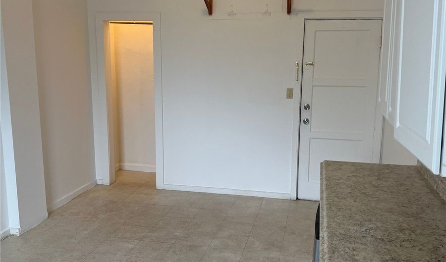 3516 Waialae Ave R9, Honolulu, HI 96816 - 0 Beds, 2 Bath