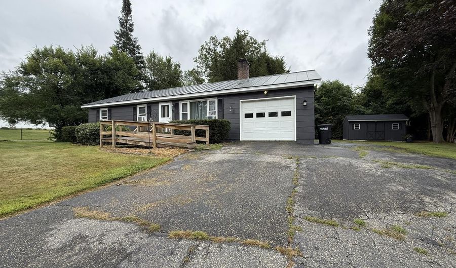 41 Wheeler Ave, Charlestown, NH 03603 - 3 Beds, 1 Bath