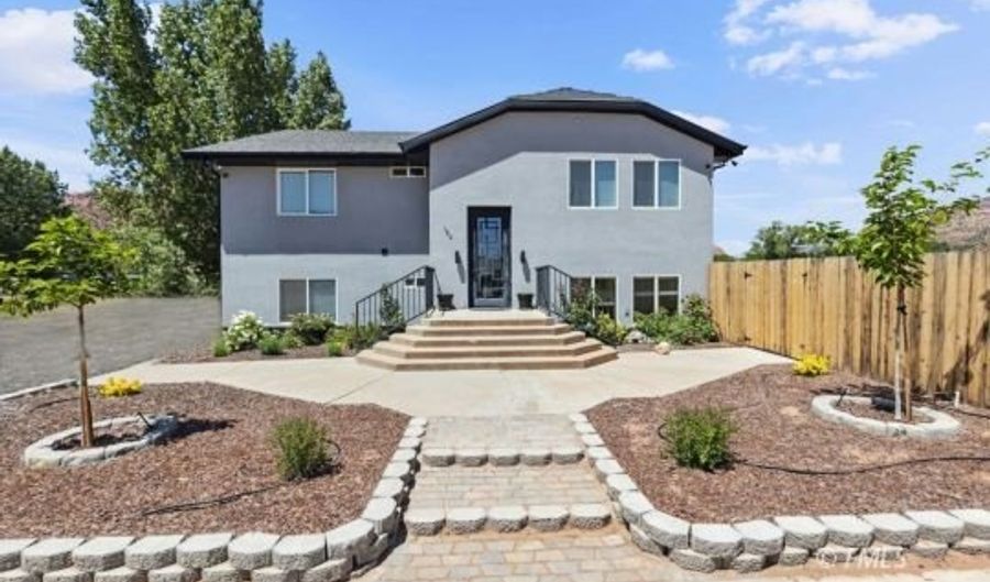180 E Cooke Ave, Colorado City, AZ 86021 - 4 Beds, 4 Bath