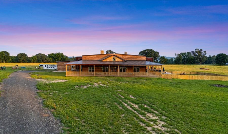 1050 SE 8th St, Atkins, AR 72823 - 3 Beds, 2 Bath