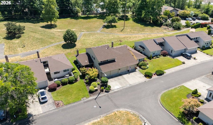 2935 CEDARWOOD Ct SE, Albany, OR 97322 - 3 Beds, 3 Bath