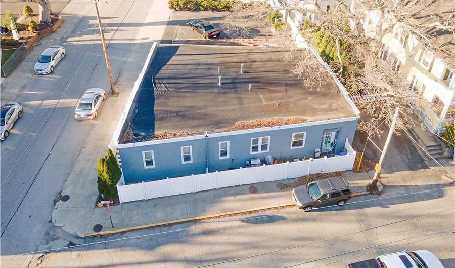 129 Liberty St, Central Falls, RI 02863 - 4 Beds, 4 Bath