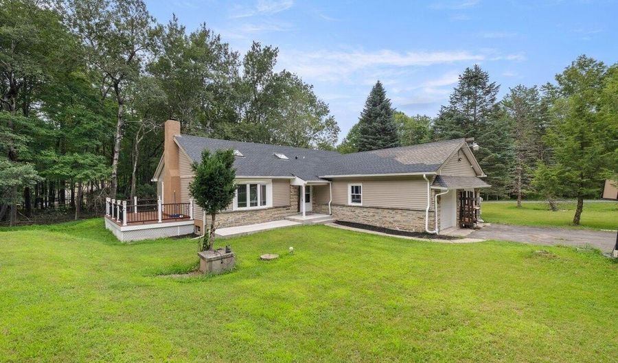 11 Potomac Ln, Albrightsville, PA 18210 - 3 Beds, 2 Bath