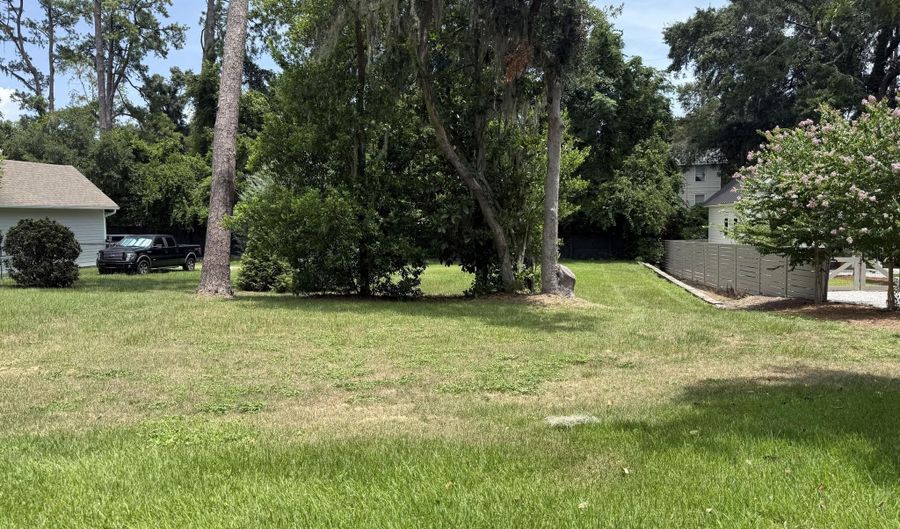 513 Water St, Beaufort, SC 29902 - 0 Beds, 0 Bath