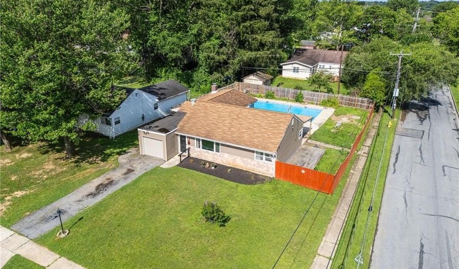 2803 Diamond Ave, Allentown, PA 18103 - 3 Beds, 1 Bath