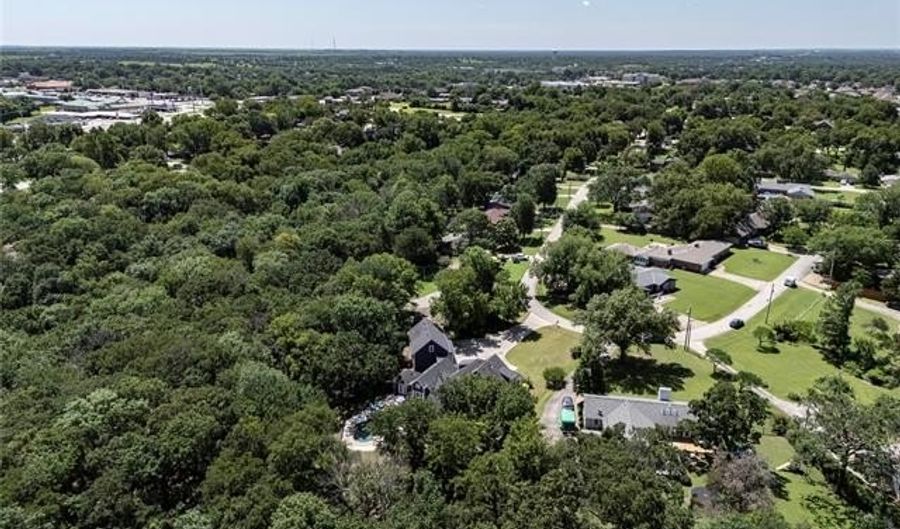 1528 Smysor Dr, Bartlesville, OK 74006 - 4 Beds, 5 Bath