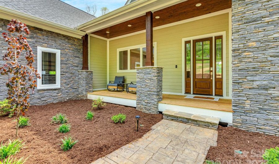 128 Saddle Ridge Dr, Alexander, NC 28701 - 4 Beds, 4 Bath