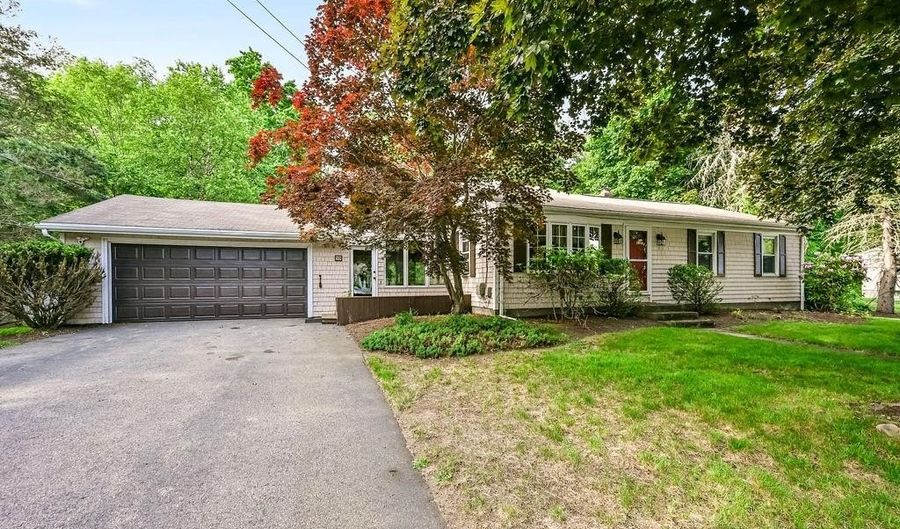 59 Orchard Dr, Cumberland, RI 02864 - 3 Beds, 2 Bath