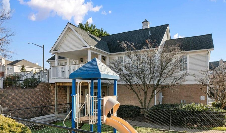 5986 KIMBERLY ANNE Way, Alexandria, VA 22310 - 2 Beds, 3 Bath